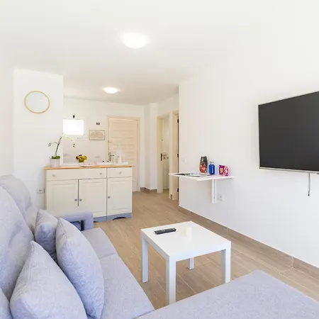 En El Castillo Con Piscina * カレタ・デ・フステ