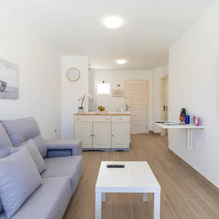 アパート En El Castillo Con Piscina