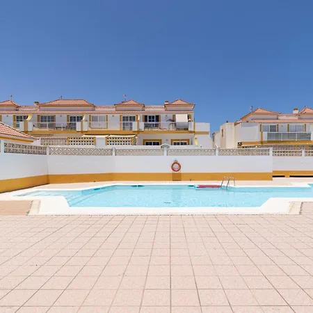 En El Castillo Con Piscina アパート